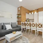 Tolles Familienapartment Mit 3 Schlafzimmern Einer Terrasse Und Garage By Jantar * Kolobřeh