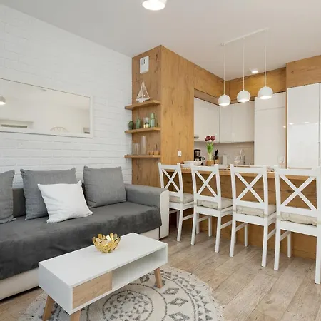 Tolles Familienapartment Mit 3 Schlafzimmern Einer Terrasse Und Garage By Jantar * Kołobrzeg