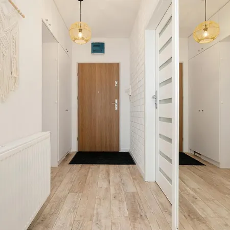 Apartament Tolles Familienapartment Mit 3 Schlafzimmern Einer Terrasse Und Garage By Jantar *